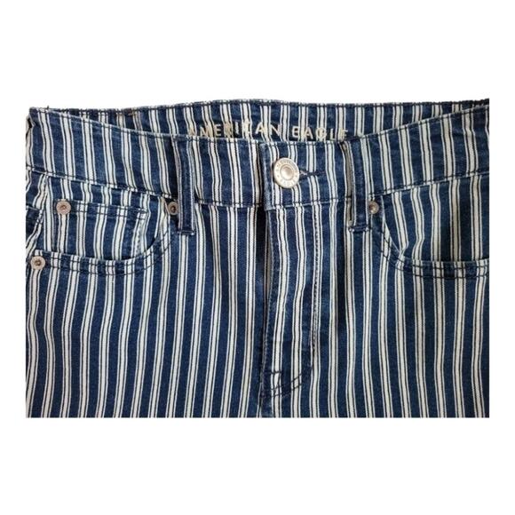 American Eagle Stripped Jean Shorts. Size 0. Blue & White - Picture 5 of 10